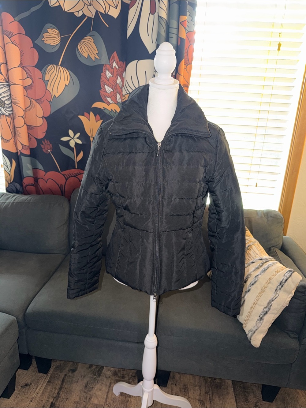 Kenneth Cole Reaction Women's Black Down Insulated Full Zip Short Puffer Size M